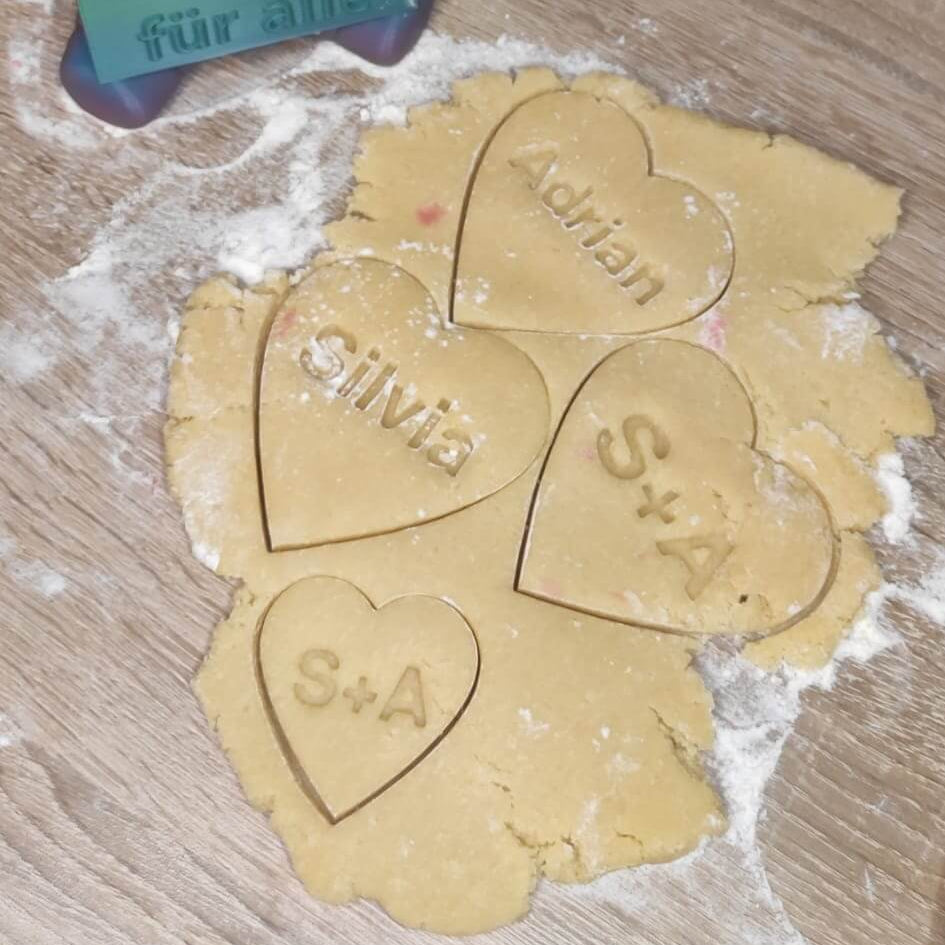 Herzkeksausstecher mit deinem Wunschnamen oder Initialen